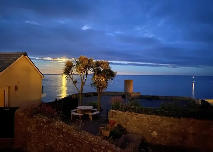 Vitamin Sea With A Sea View And Parking